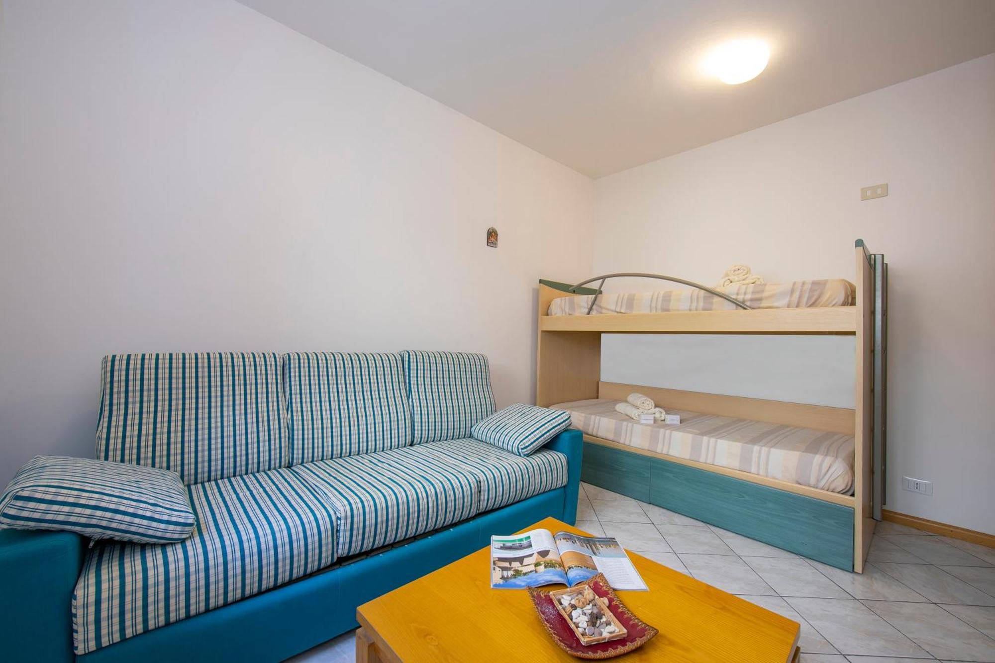 Lake View Dom-Us Apartment - Happy Rentals Riva del Garda Exterior photo