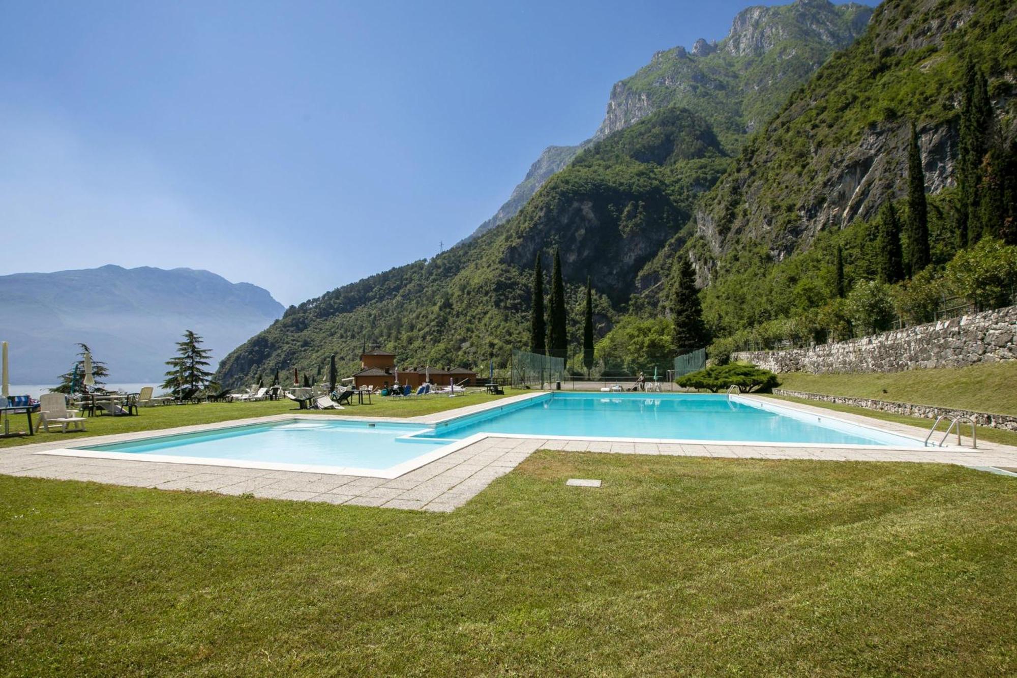 Lake View Dom-Us Apartment - Happy Rentals Riva del Garda Exterior photo